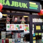 szyld księgarni Bajbuk z balonikami